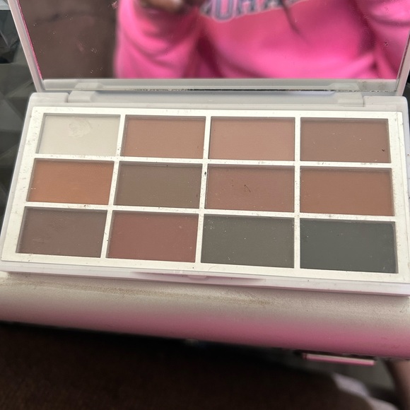 Makeup - Picture 6 of 6